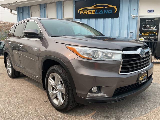 2016 Toyota Highlander Hybrid Limited Platinum V6 for sale in Waukesha, WI