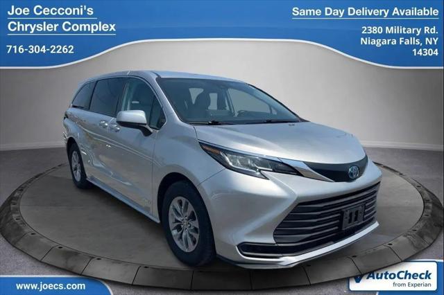 2021 Toyota Sienna LE for sale in Niagara Falls, NY
