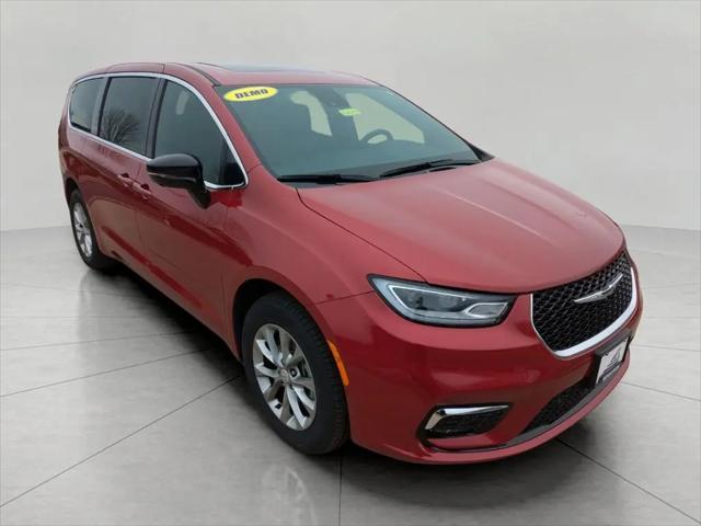 2026 Chrysler Pacifica Select AWD for sale in Oshkosh, WI