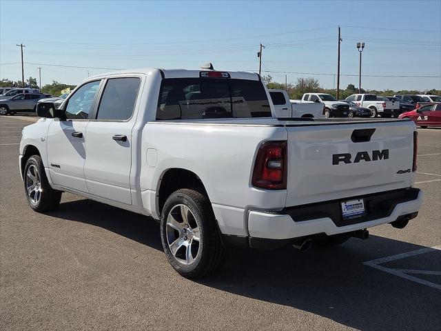 2026 RAM Ram 1500 RAM 1500 EXPRESS CREW CAB 4X4 57 BOX