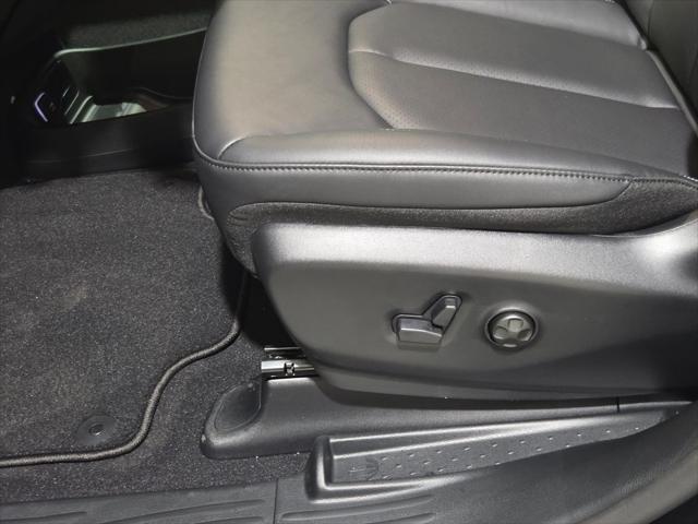 2027 Chrysler Pacifica LX