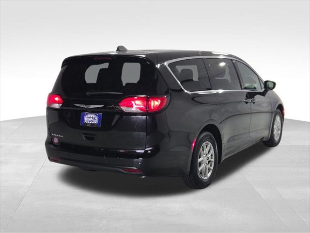 2027 Chrysler Pacifica LX