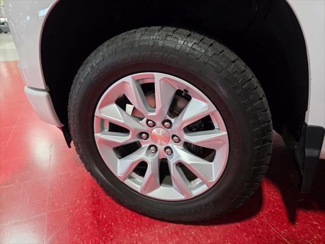 2023 Chevrolet Silverado 1500 4WD Crew Cab Standard Bed Custom