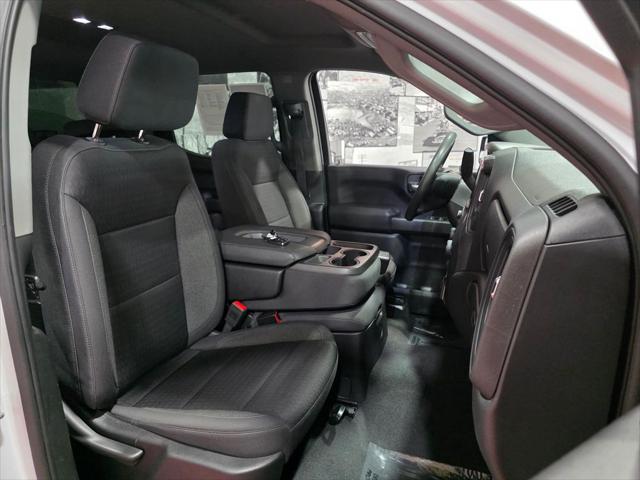 2023 Chevrolet Silverado 1500 4WD Crew Cab Standard Bed Custom