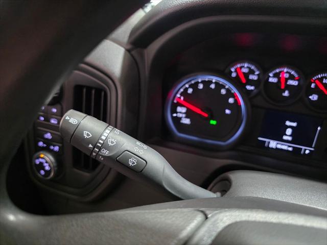 2023 Chevrolet Silverado 1500 4WD Crew Cab Standard Bed Custom