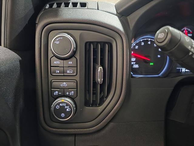 2023 Chevrolet Silverado 1500 4WD Crew Cab Standard Bed Custom