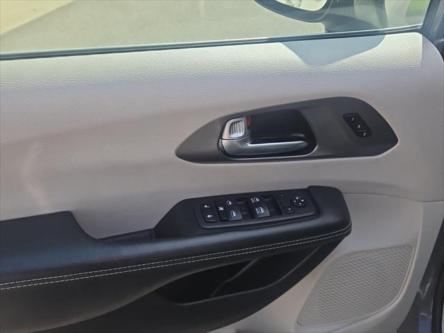 Used 2023 Chrysler Pacifica Touring L For Sale in Jackson, MI