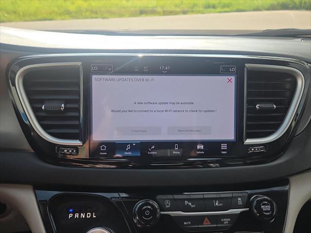 Used 2023 Chrysler Pacifica Touring L For Sale in Jackson, MI