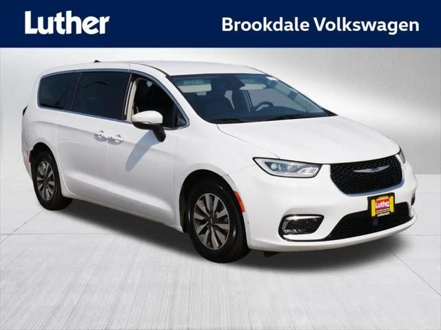 2023 Chrysler Pacifica Hybrid Touring L for sale in Minneapolis, MN