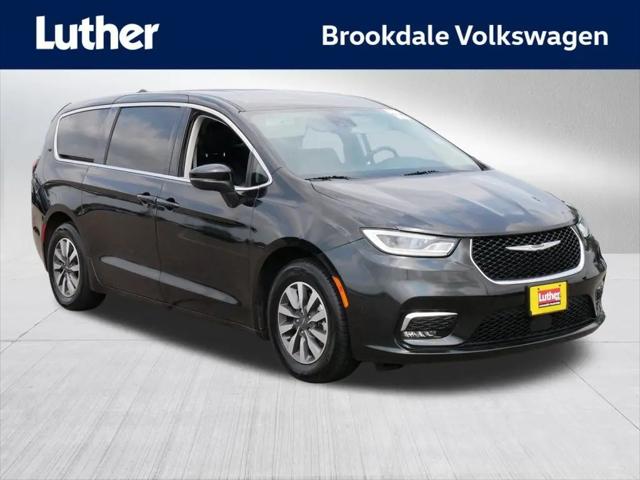 2023 Chrysler Pacifica Hybrid Touring L for sale in Minneapolis, MN