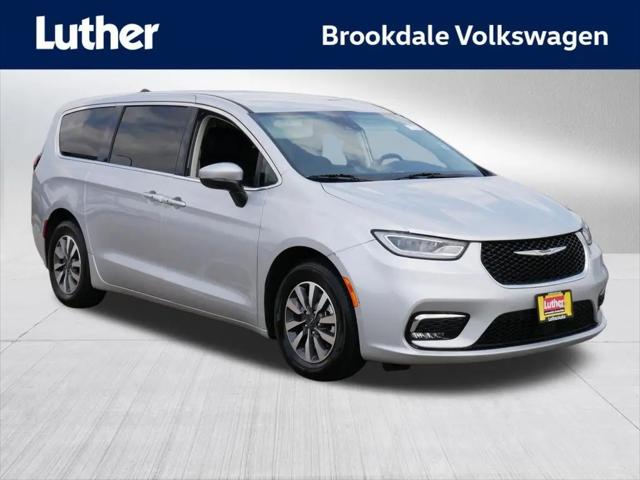 2023 Chrysler Pacifica Hybrid Touring L for sale in Minneapolis, MN
