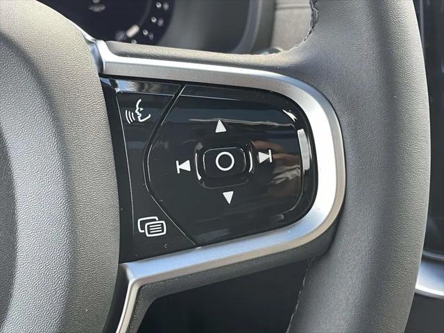 2026 Volvo XC90 Plus, B6 AWD Gas mild hybrid, Gasoline, Bright, 7 Seats