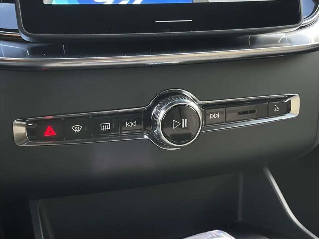 2026 Volvo XC90 Plus, B6 AWD Gas mild hybrid, Gasoline, Bright, 7 Seats