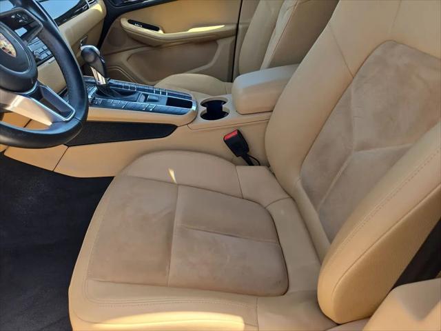 2018 Porsche Macan Macan