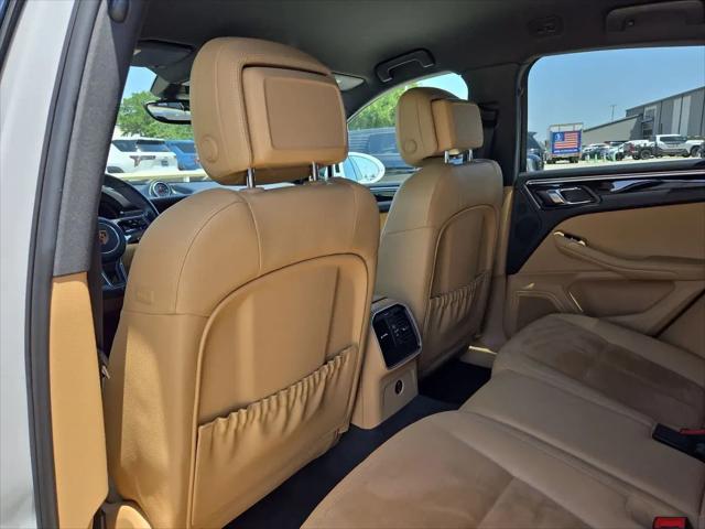2018 Porsche Macan Macan