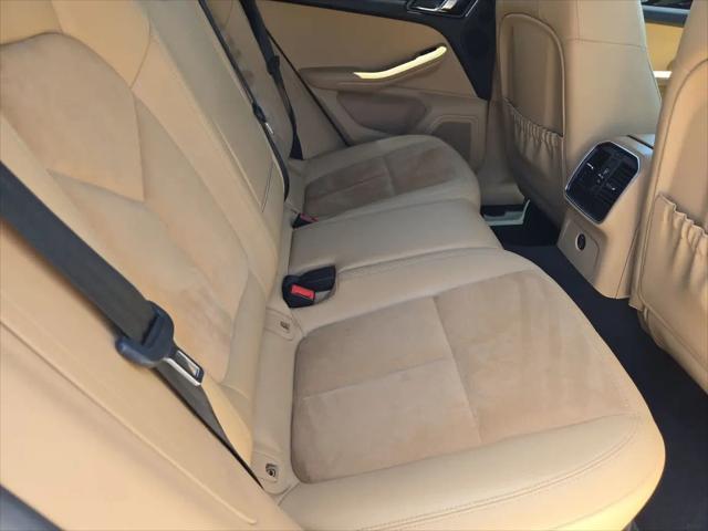 2018 Porsche Macan Macan