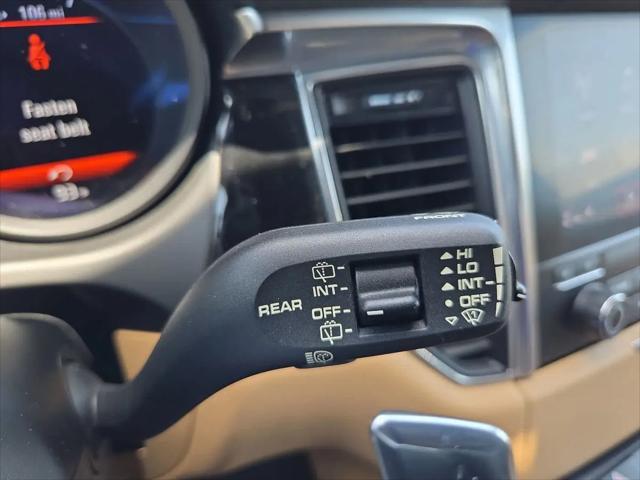 2018 Porsche Macan Macan