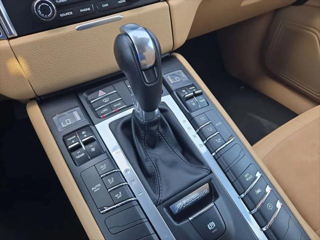 2018 Porsche Macan Macan