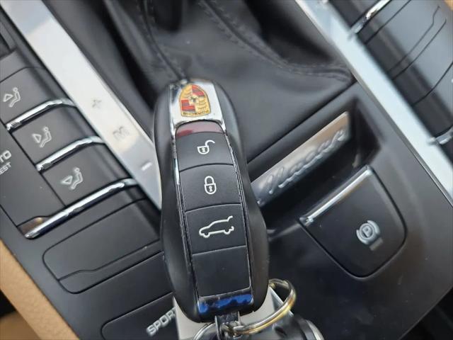 2018 Porsche Macan Macan