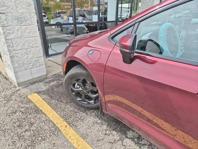 2023 Chrysler Pacifica Hybrid Touring L for sale in Seneca, PA