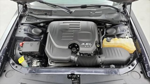 2017 Dodge Challenger SXT Plus