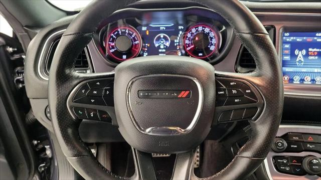 2017 Dodge Challenger SXT Plus