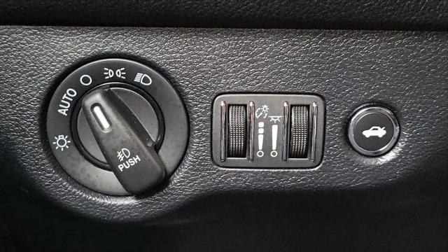 2017 Dodge Challenger SXT Plus