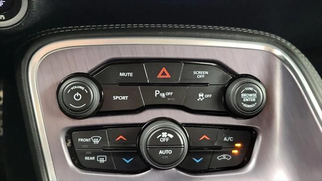 2017 Dodge Challenger SXT Plus