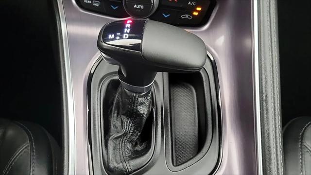 2017 Dodge Challenger SXT Plus