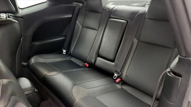 2017 Dodge Challenger SXT Plus