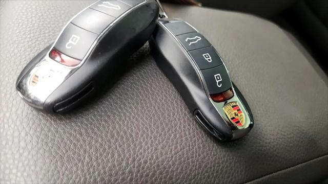 2023 Porsche Macan T