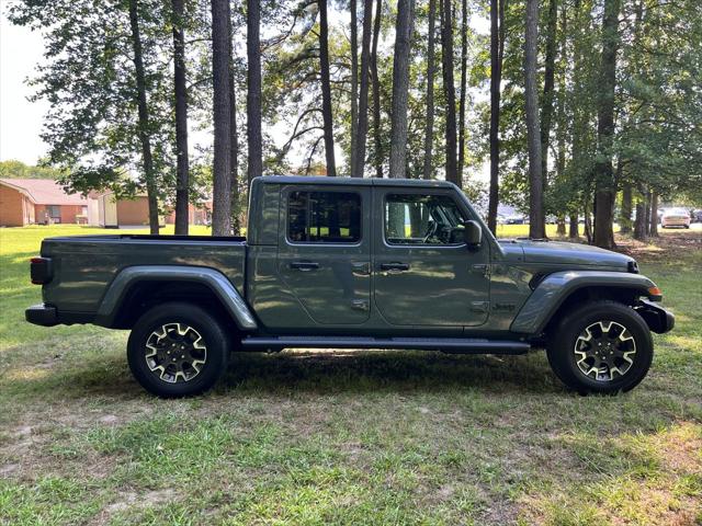 2026 Jeep Gladiator GLADIATOR SAHARA 4X4