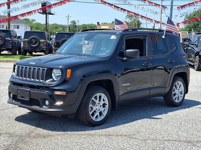 2022 Jeep Renegade Latitude 4x4 2022 Jeep Renegade Latitude 4x4