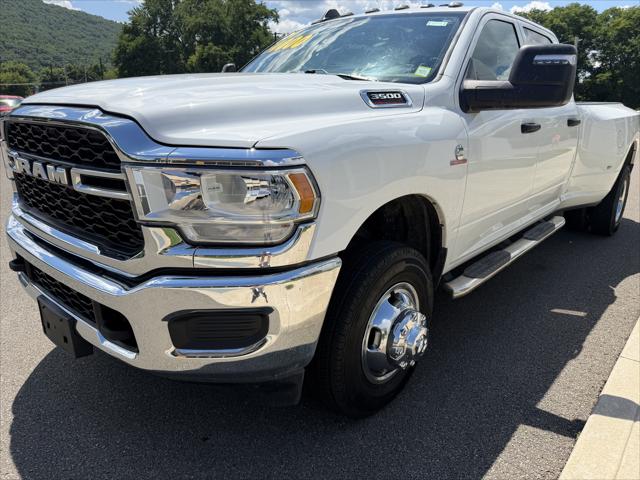 2024 RAM 3500 Tradesman Crew Cab 4x4 8 Box 2024 RAM 3500 Tradesman Crew Cab 4x4 8 Box