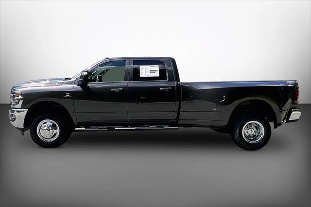 2026 Ram 3500 Tradesman Crew Cab 4x4 8 Box