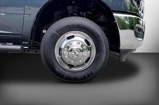 2026 Ram 3500 Tradesman Crew Cab 4x4 8 Box