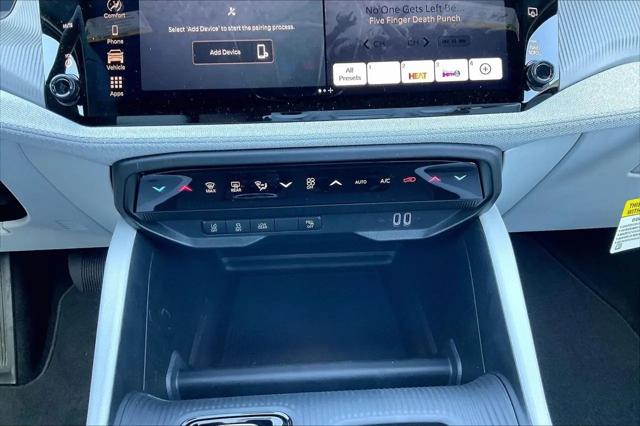 2026 Jeep Cherokee Laredo 4x4