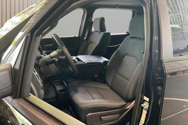 2026 Ram 1500 Warlock Crew Cab 4x4 5'7" Box