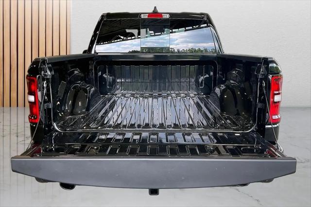 2026 Ram 1500 Warlock Crew Cab 4x4 5'7" Box