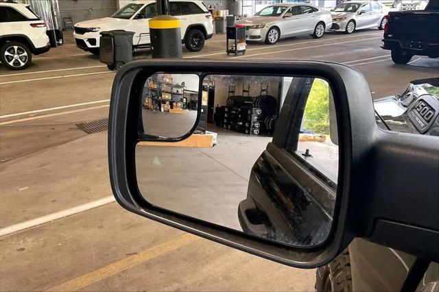 2026 Ram 1500 Warlock Crew Cab 4x4 5'7" Box