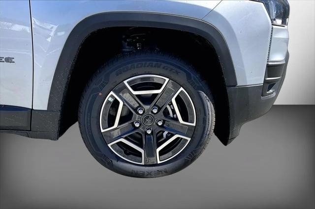 2026 Jeep Cherokee Laredo 4x4
