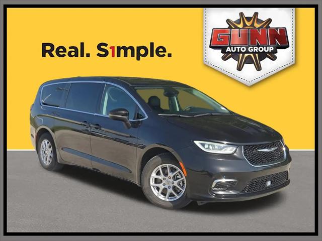 2023 Chrysler Pacifica Touring L for sale in Seguin, TX