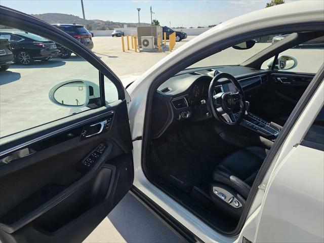 2017 Porsche Macan Macan