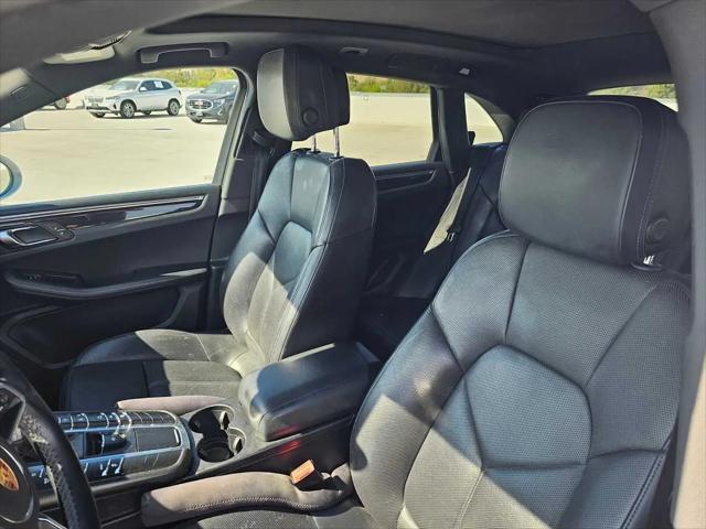 2017 Porsche Macan Macan