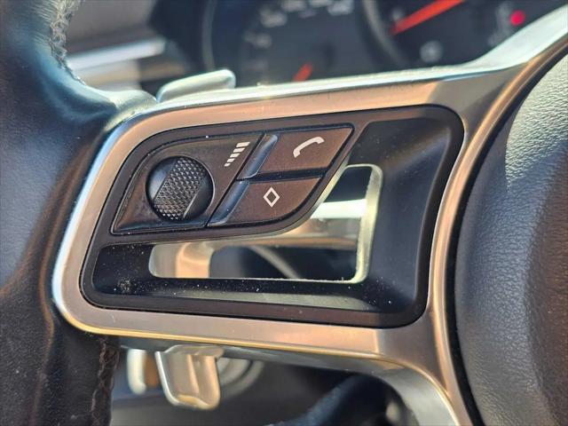 2017 Porsche Macan Macan