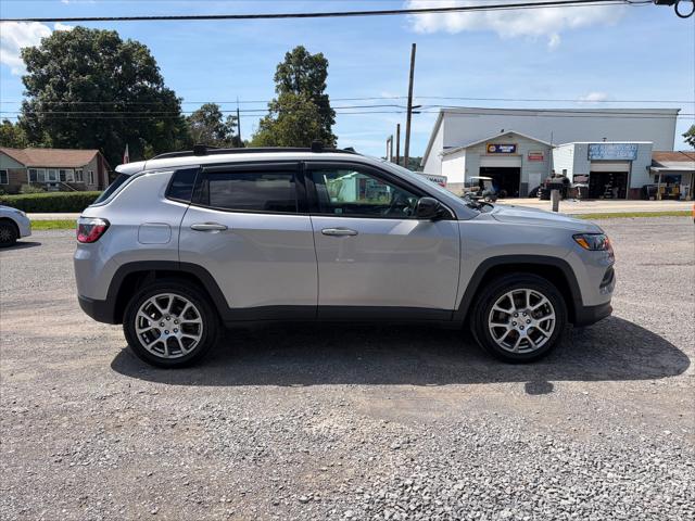 2022 Jeep Compass Latitude Lux 4x4 2022 Jeep Compass Latitude Lux 4x4