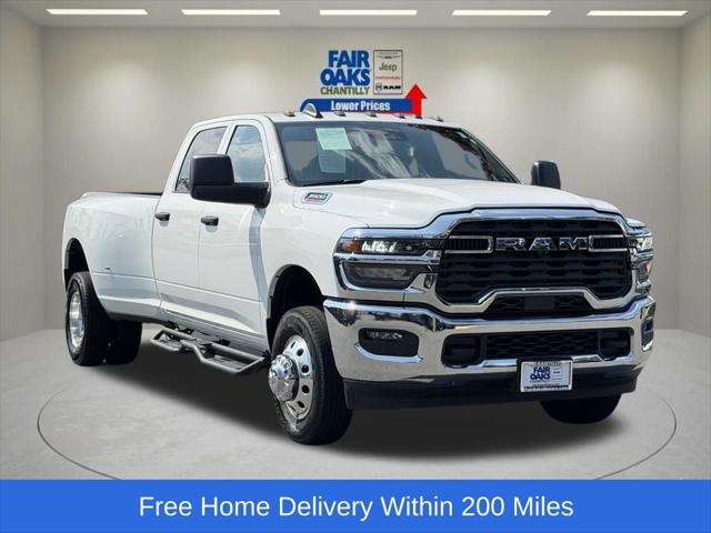 2025 RAM 3500 Tradesman Crew Cab 4x4 8 Box