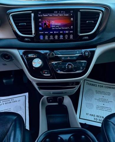2017 Chrysler Pacifica Touring-L