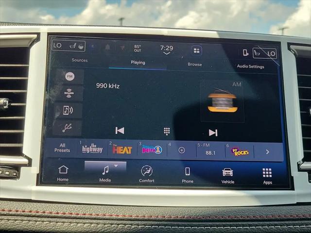 2027 Chrysler Pacifica Select
