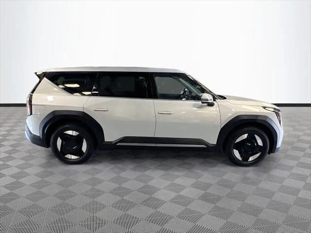 2024 Kia EV9 Light Short Range